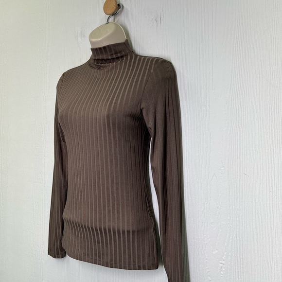 H&M - NWT Dark Beige Ribbed Stripe Long Sleeve Mock Neck Blouse Size Small - Picture 5 of 10
